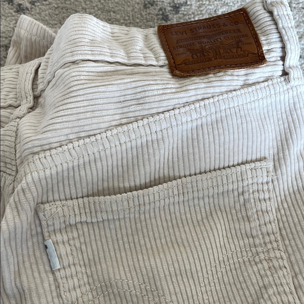 Levi’s rib cage straight ankle ivory corduroy pants - no stretch - Picture 5 of 8